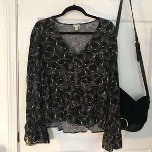 Blouse from hinge
